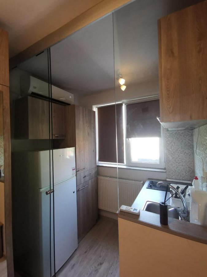 Holidays Inn Studio Bukarest Exterior foto